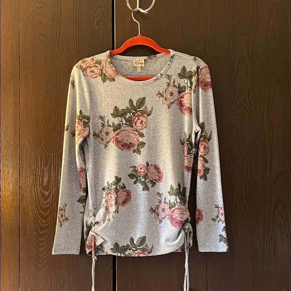 Como Vintage long sleeved gray lightweight sweater with pink roses. Size Small.